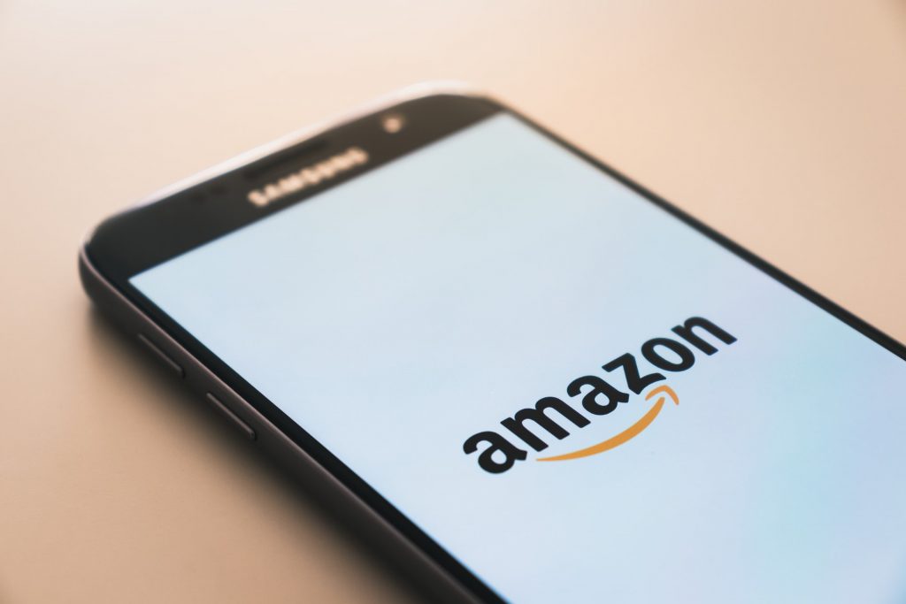 Amazon on smartphone unspl