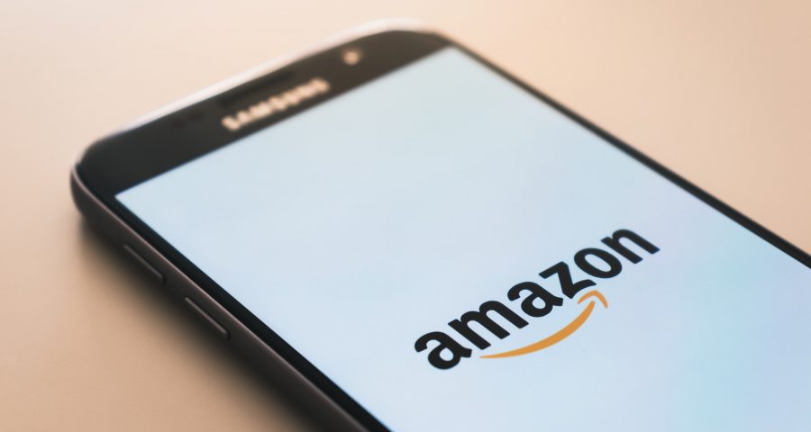Amazon on smartphone unspl